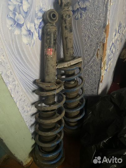 Стойки задние toyota mark 2