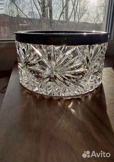 Хрустальный салатник с мельхиоровым ободком