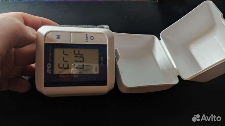 Тонометр на запястье