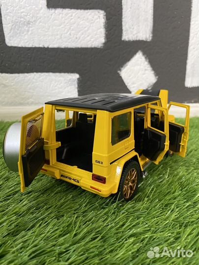 Металлическая модель mercedes-benz G63 AMG