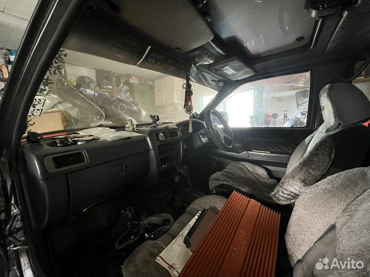 Nissan Terrano 2.7 AT, 1989, 203 000 км