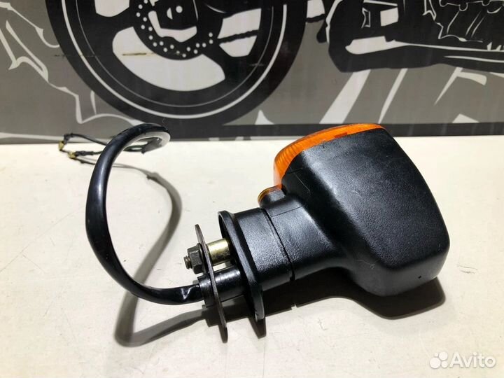 Задний поворотник Yamaha FZ 400 Fazer 1997г