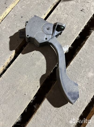 Педаль газа акселератор Toyota Corolla 150