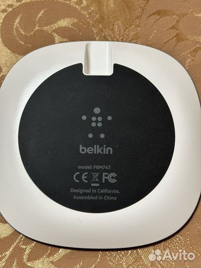 Беспроводное зарядное устройство Belkin