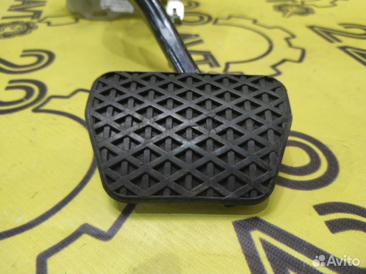 Педаль тормоза Bmw 525I E60 M54 06.2004