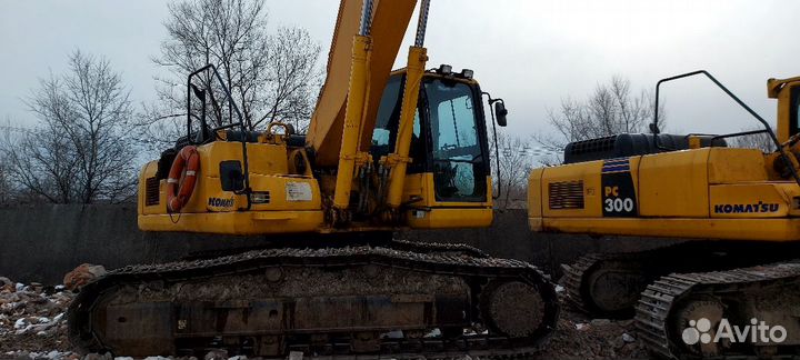 Гусеничный экскаватор Komatsu PC300-8M0, 2021