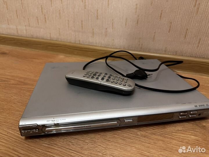 DVD плеер Philips DVP3011X/51