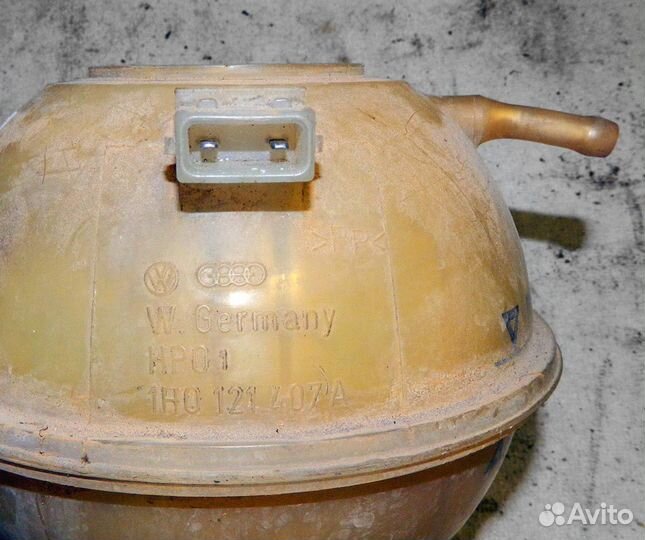 Бачок расширительный VW Golf 3