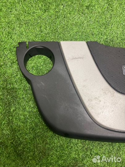 Декоративная накладка двигателя Mercedes E W211