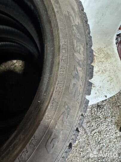 Pirelli Ice Zero 2 245/45 R19 102T