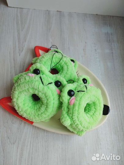 Лягушка брелок на сумку/рюкзак/коляску/в машину