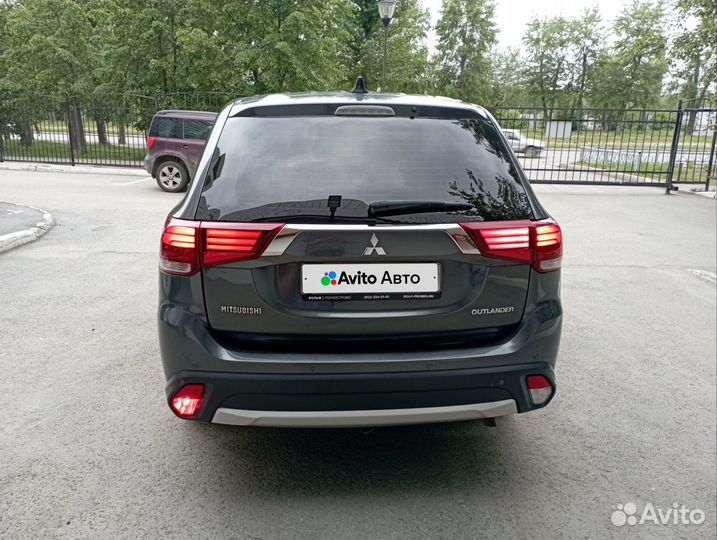 Mitsubishi Outlander 2.0 CVT, 2018, 166 600 км