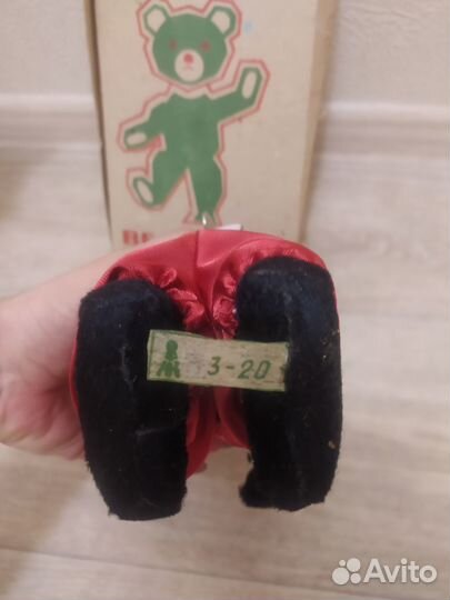 Игрушка заводная ретро. Медведь танцующий