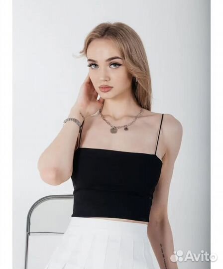Топ на тонких бретелях новый