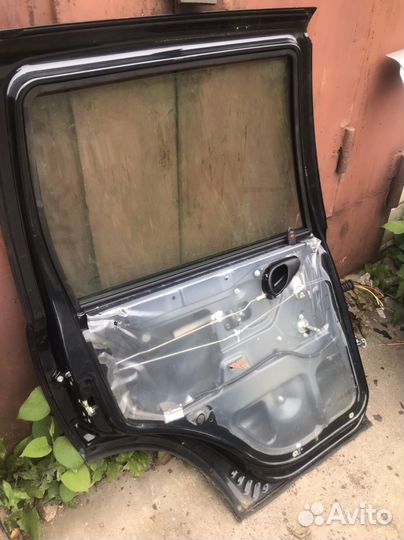 Задняя левая дверь шевроле нива