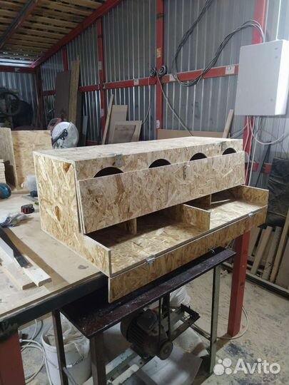 Гнездо для кур с яйцесборником