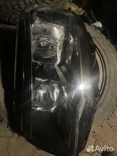 Фара передняя левая на volkswagen caravelle