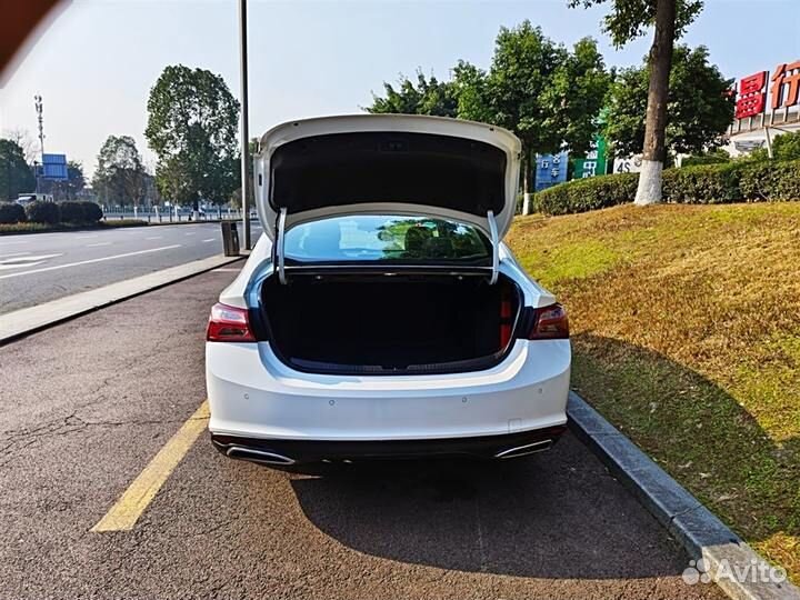 Chevrolet Malibu 1.5 AT, 2022, 32 000 км