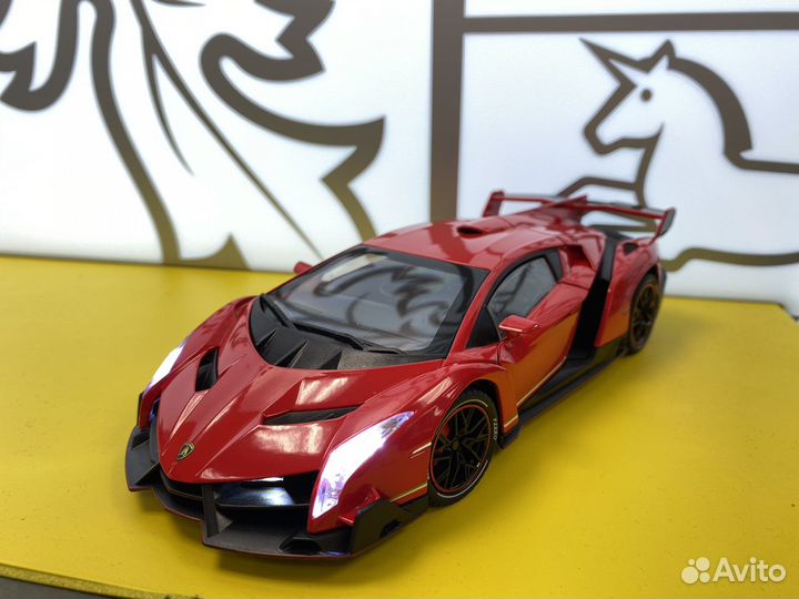 Металлическая машинка Lamborghini Venono с паром