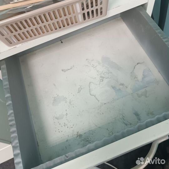 Тележка косметолог ческая, этажерка