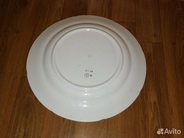 Тарелки производства зик и блюдца