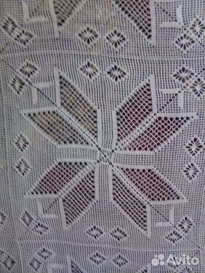 Скатерть, связанная крючком