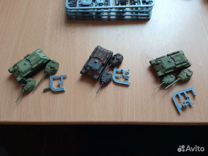 PSC Танк Т-34-76/85 1/100