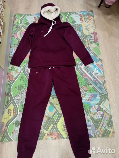 Спортивный костюм женский