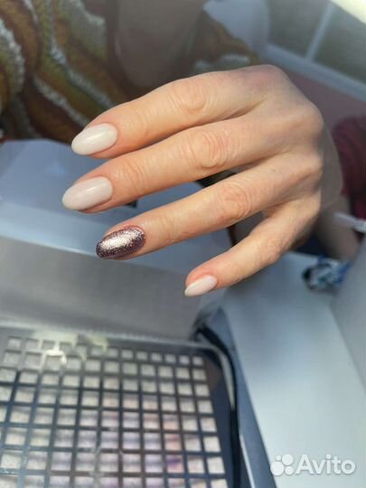 Модель на маникюр