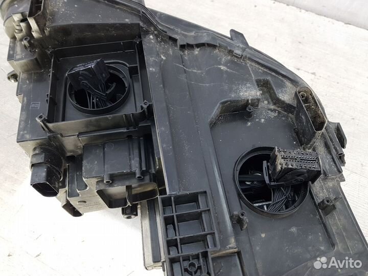 Фара левая Volkswagen Tiguan