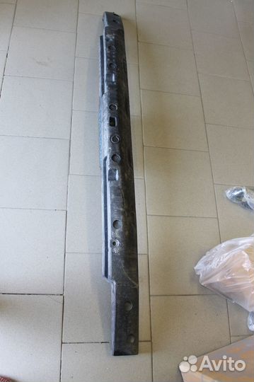 Абсорбер бампера Toyota Land Cruiser 200 2011