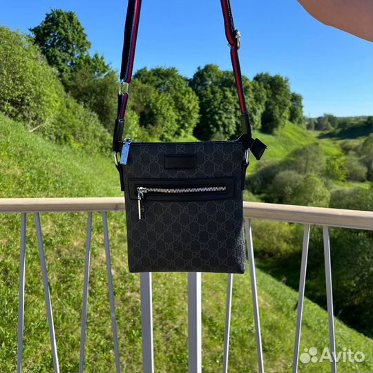 Сумка Gucci через плечо