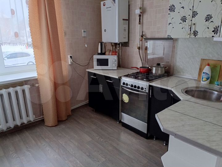 2-к. квартира, 52 м², 1/3 эт.