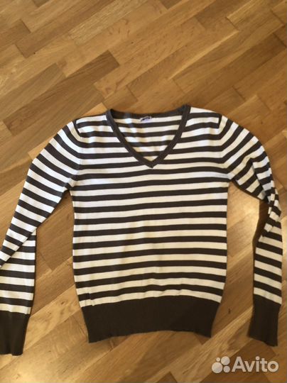 Пуловер в полоску