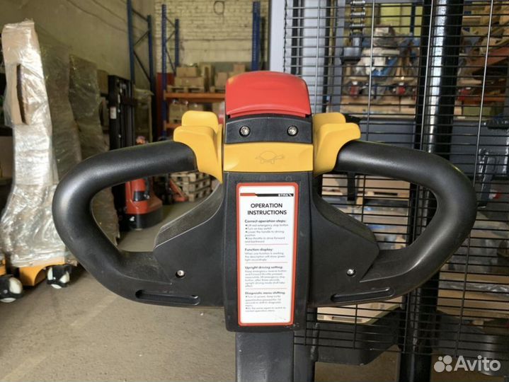 Штабелер электрический самоходный