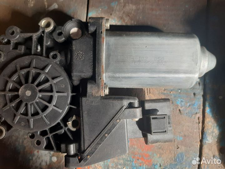 Моторчик стеклоподъемника