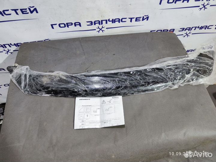 Дефлектор капота темный Renault Sandero