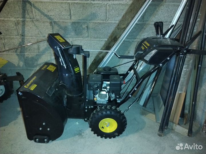 Снегоуборщик чемпион st662e