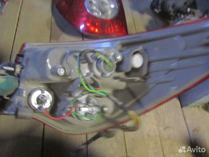 Фонарь левый правый Nissan almera g15