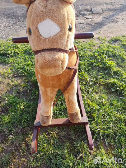 Игрушка лошадка качалка