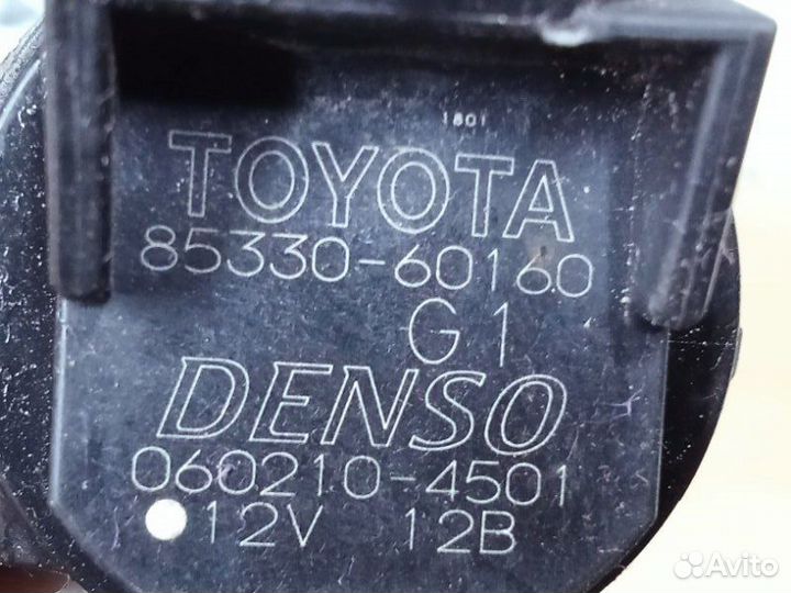 Насос омывателя заднего стекла задний Toyota Land