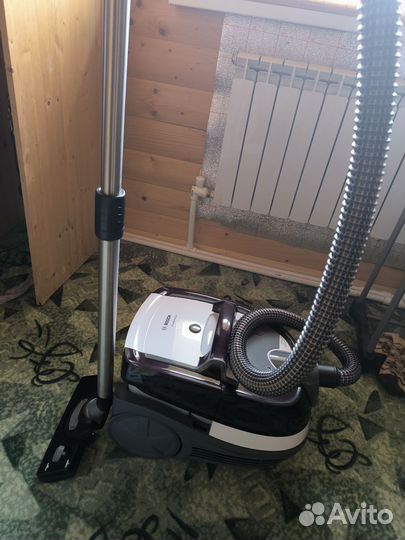 Моющий пылесос Bosch BWD 41740