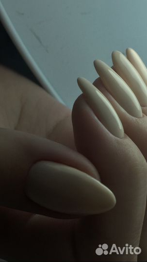 Мастер маникюра, педикюра и по наращивание ногтей