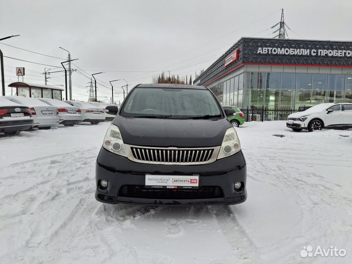 Toyota Isis 1.8 CVT, 2011, 212 200 км