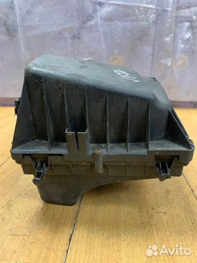 Корпус воздушного фильтра Opel Astra H Z19DT