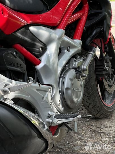 Suzuki Gladius 400 ABS