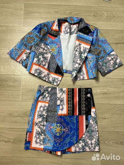 Костюм женский