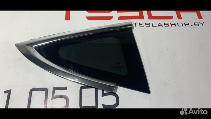 Форточка в заднее крыло Tesla Model 3 2019