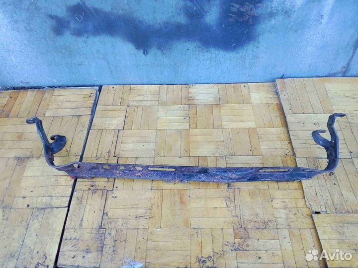 Балка подрадиаторная Ford Focus 2 1.6 2008-2011