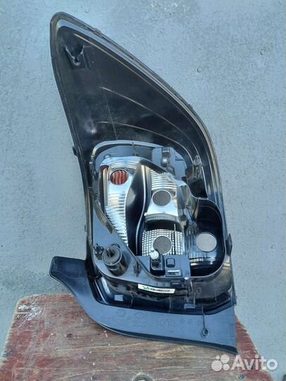 Фонарь задний правый renault logan 2